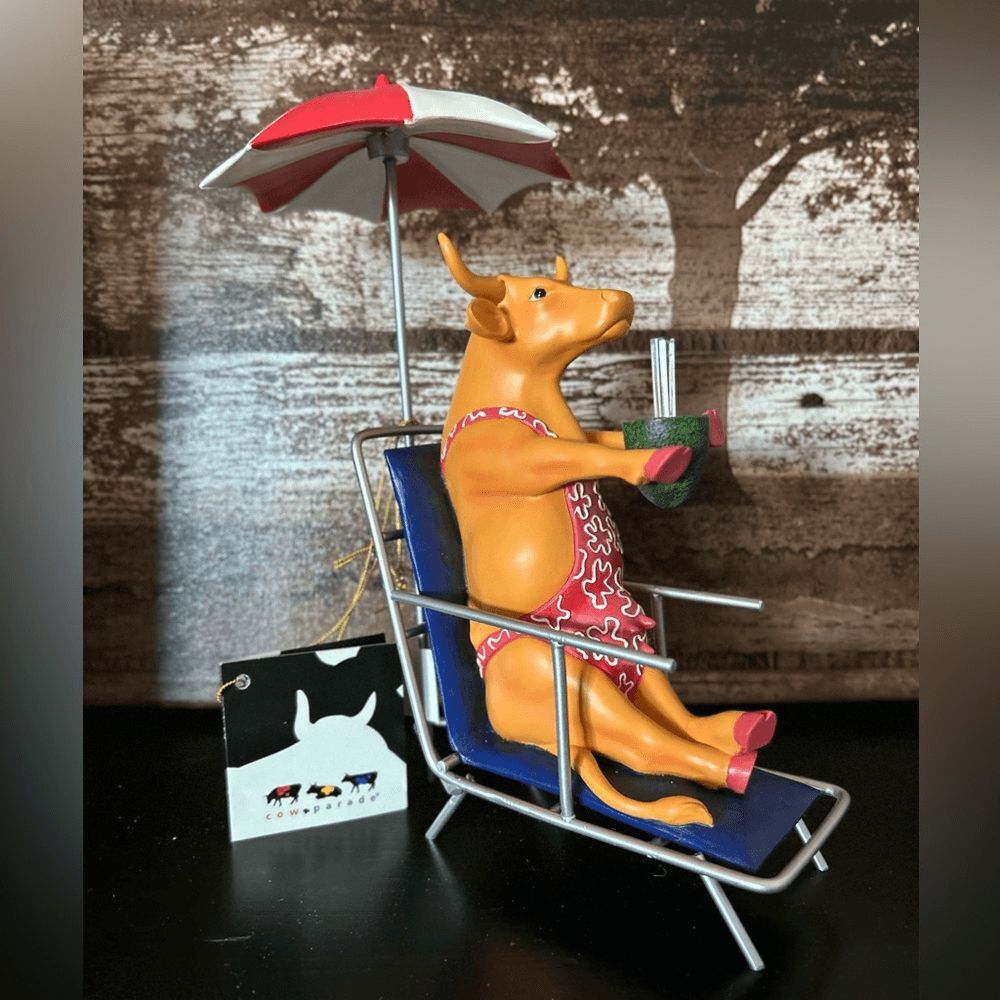 Cow Parade Take It Easy cow Sunbather Summer Beach Chair Umbrella 2007 06
